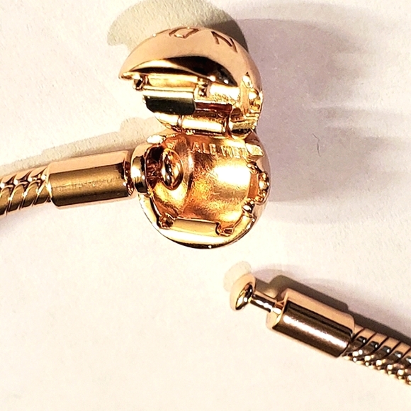 Authentic NEW Pandora Moments Snake Chain Bracelet 14K Rose Gold plated - Picture 8 of 9